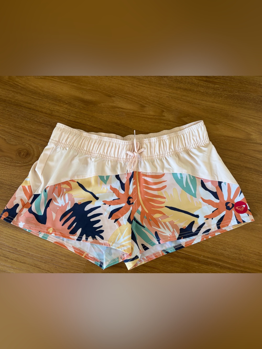 Roxy Catch A Wave Board Shorts In Peach/Floral Pattern Size M